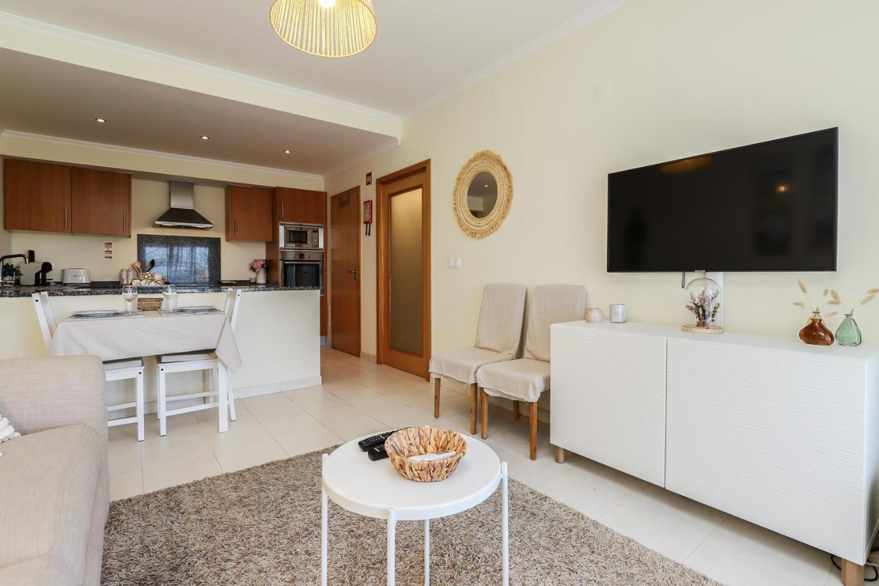 Apartamento Charming Flat 10 Min Walk To Beach Albufeira Exterior foto