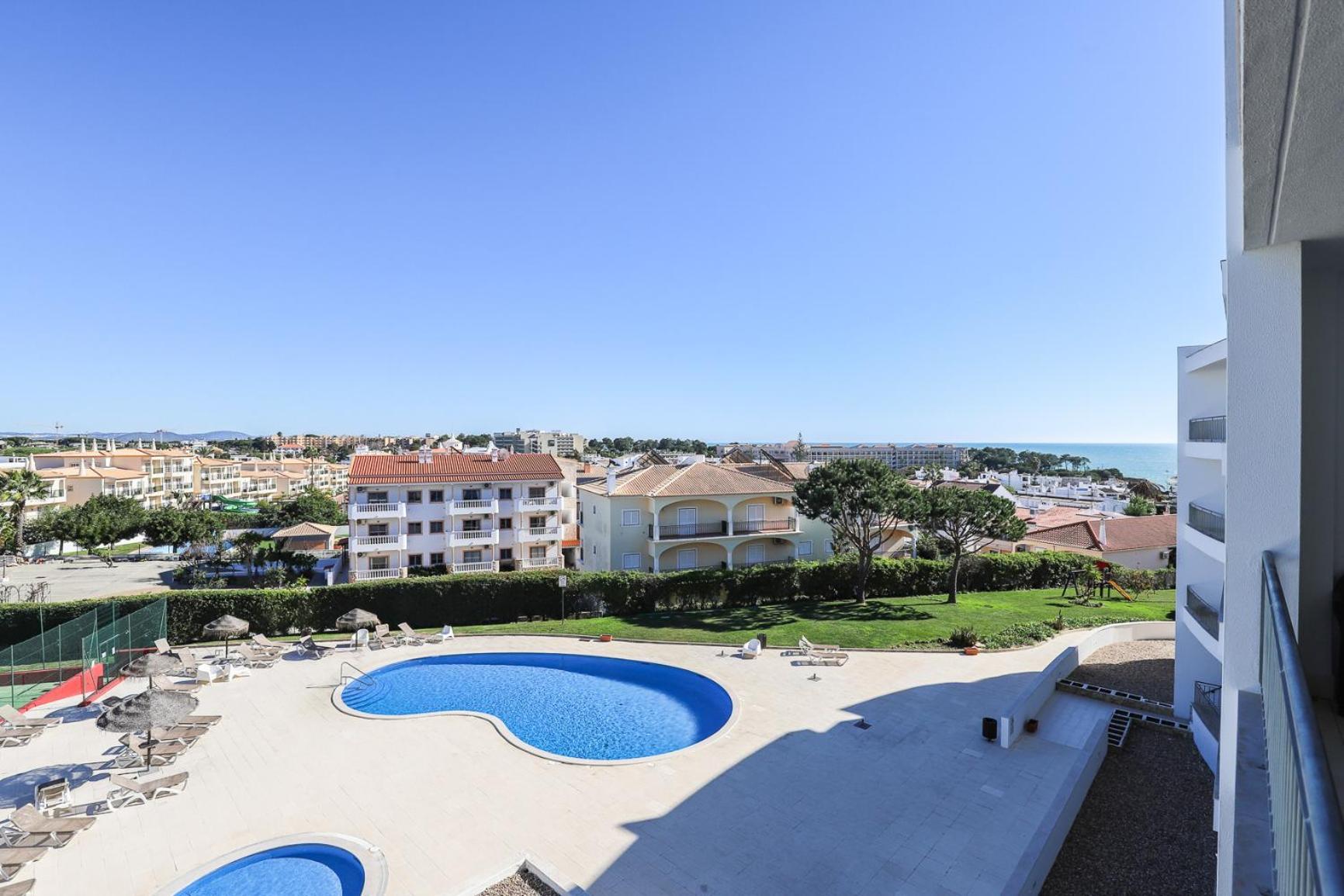 Apartamento Charming Flat 10 Min Walk To Beach Albufeira Exterior foto