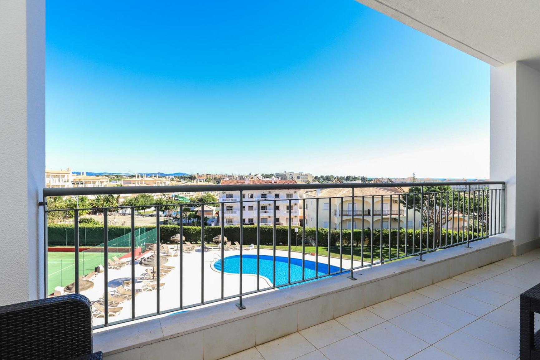 Apartamento Charming Flat 10 Min Walk To Beach Albufeira Exterior foto