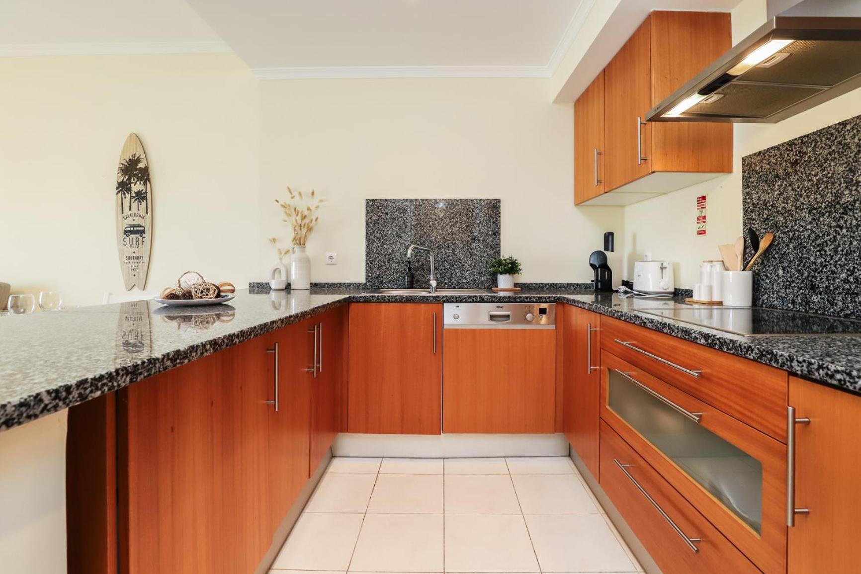 Apartamento Charming Flat 10 Min Walk To Beach Albufeira Exterior foto