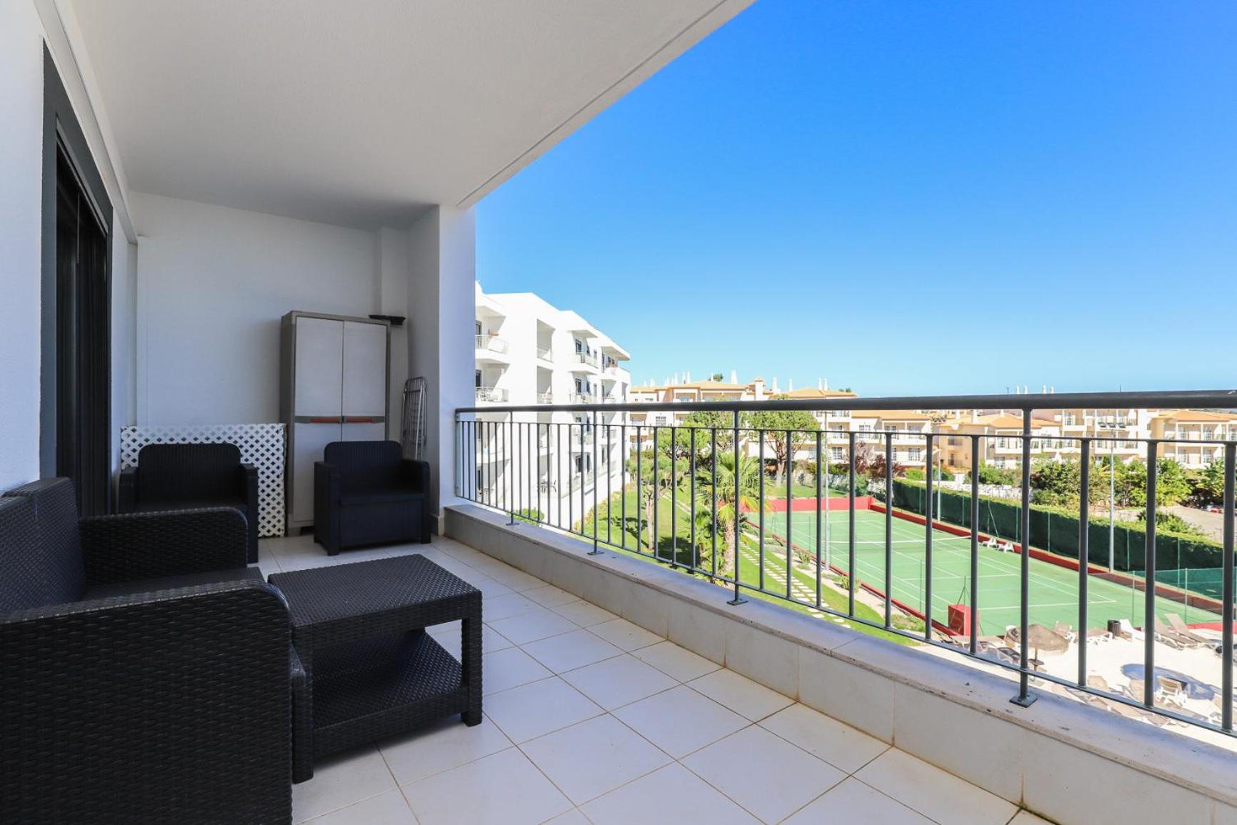 Apartamento Charming Flat 10 Min Walk To Beach Albufeira Exterior foto